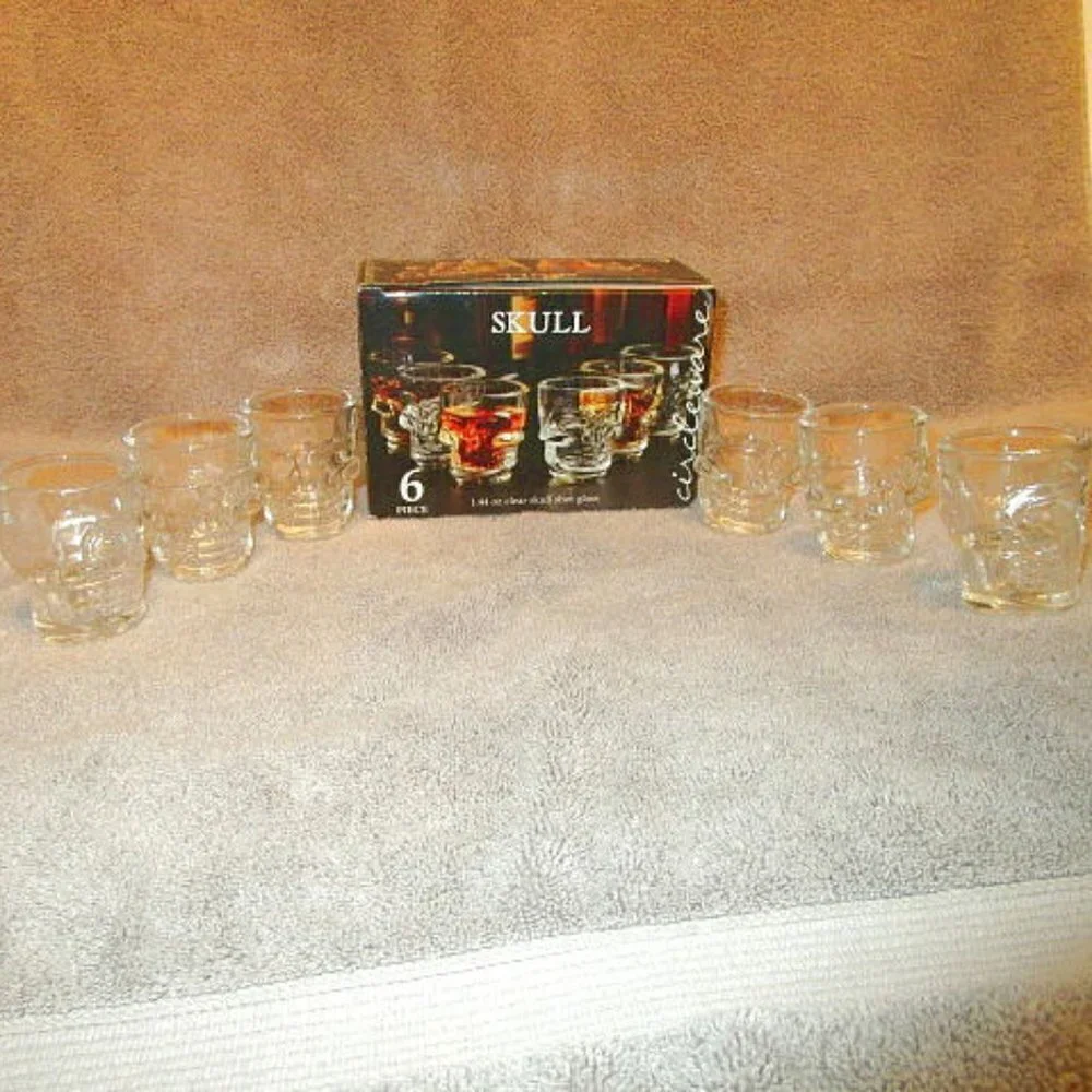 Glass Skull Shot Glasses Set Of 6 Gothic Punk Halloween Party Emo Man Cave NEW